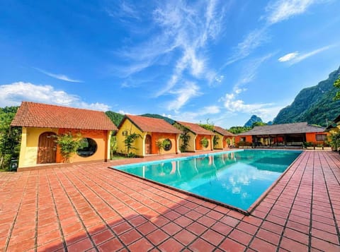 Property building, Pool view