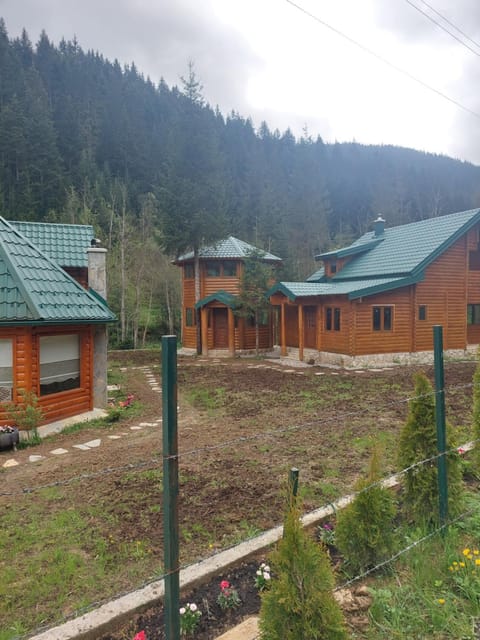 Property building, Day, Natural landscape, Mountain view