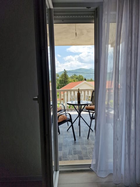 Patio, Natural landscape, View (from property/room), Balcony/Terrace, Mountain view