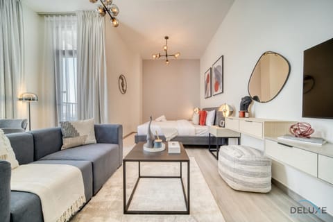 TV and multimedia, Living room, Seating area, Bedroom