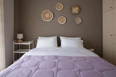 Bed, Photo of the whole room, Decorative detail