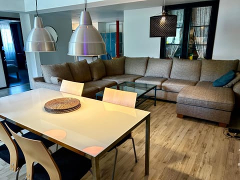 Living room, Dining area