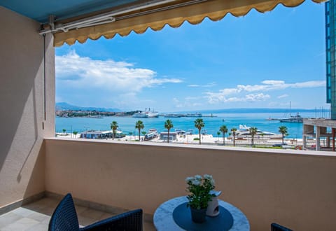 Patio, Day, Natural landscape, View (from property/room), Balcony/Terrace, Sea view