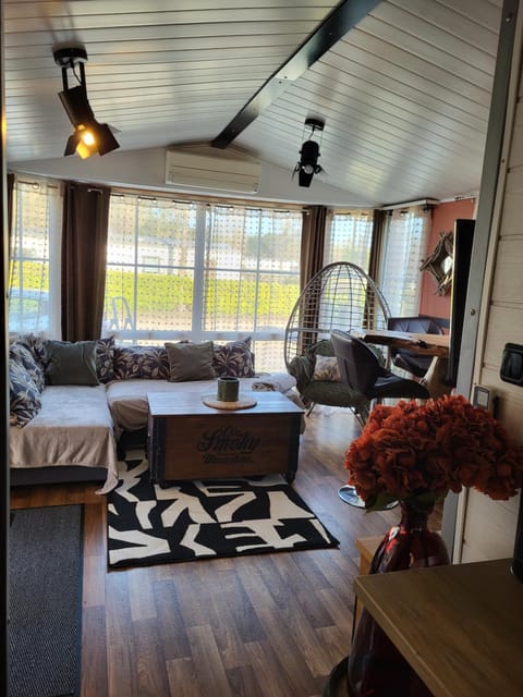 LE PETIT BONHEUR Campground/ 
RV Resort in Pont-Aven