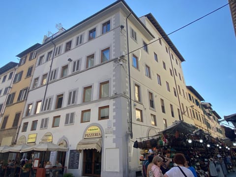 Property building, Restaurant/places to eat, Neighbourhood, View (from property/room), Location