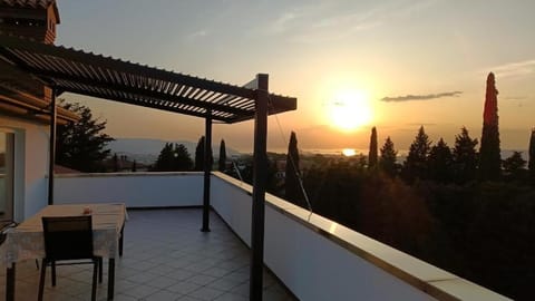 Patio, View (from property/room), Balcony/Terrace, Sea view, Sunset