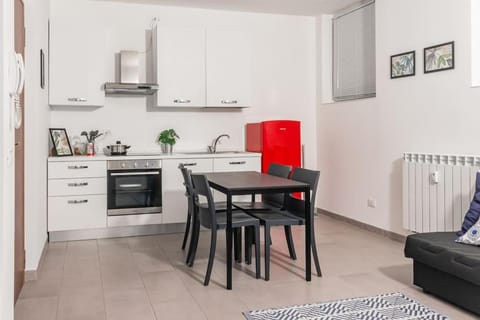 Kitchen or kitchenette, Dining area, pet friendly, stove