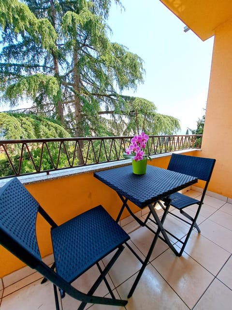 Day, View (from property/room), Balcony/Terrace, Living room