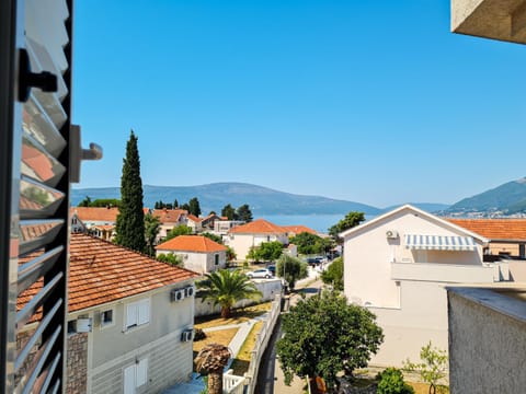 Neighbourhood, Sea view, Street view