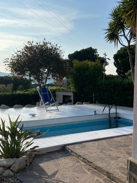 Day, Garden, Swimming pool
