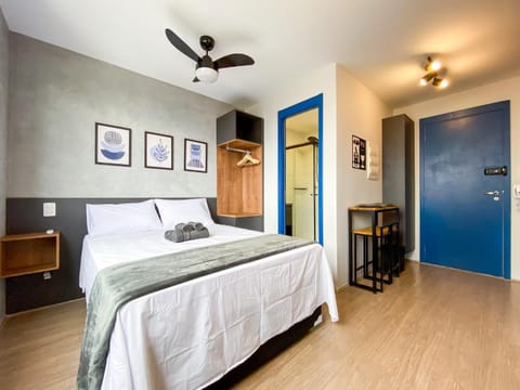 Bed, Photo of the whole room, Bedroom, fireplace