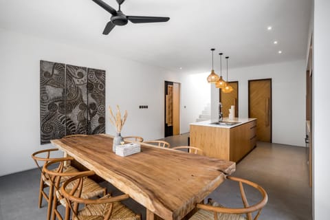 Seating area, Dining area