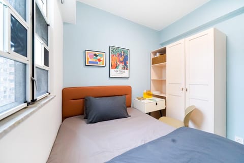 Property building, Bed, Photo of the whole room, Bedroom, wardrobe