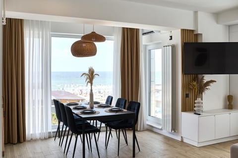 TV and multimedia, Dining area, Sea view, air conditioner