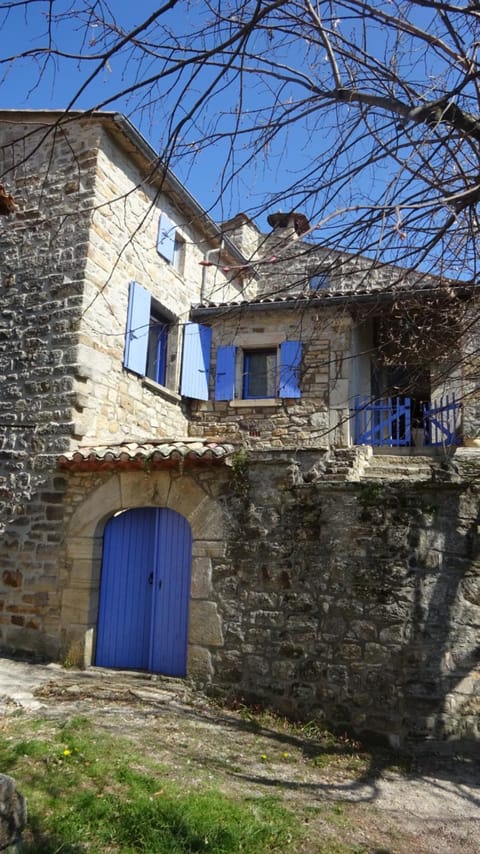 La Manchote House in Berrias-et-Casteljau