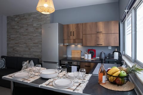 Coffee/tea facilities, Kitchen or kitchenette, Dining area