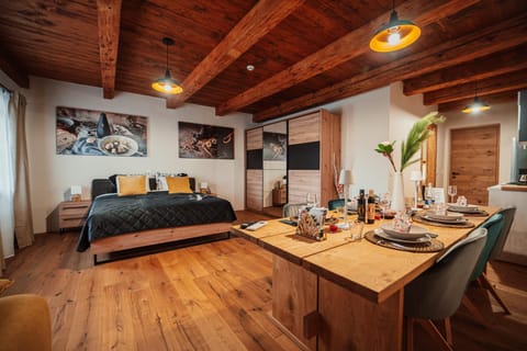 Bed, Living room, Photo of the whole room, Bedroom