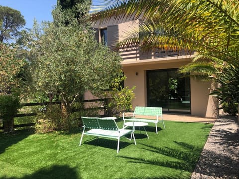 L' Arbouseraie Villa in Saint-Raphael