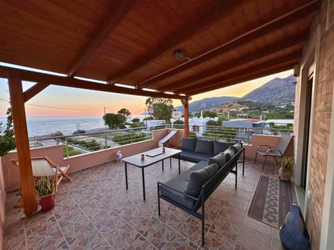 View (from property/room), Balcony/Terrace, Seating area, Mountain view, Sea view