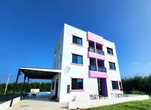 Property building, Day