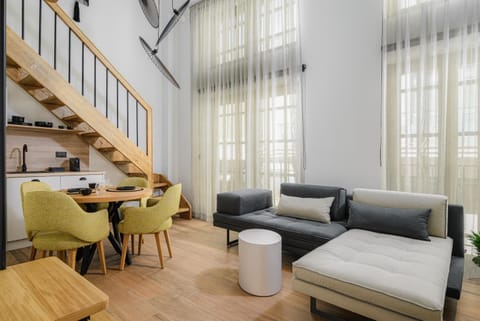 Coffee/tea facilities, Living room, Seating area