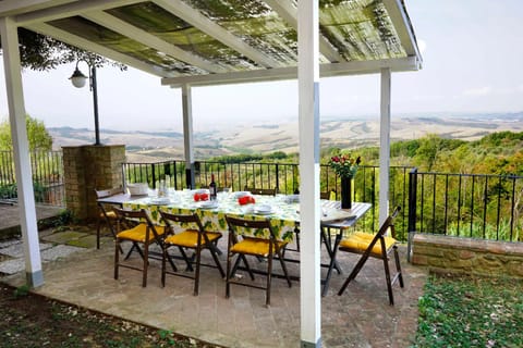 Patio, Day, Natural landscape, View (from property/room), Balcony/Terrace, Dining area, Mountain view
