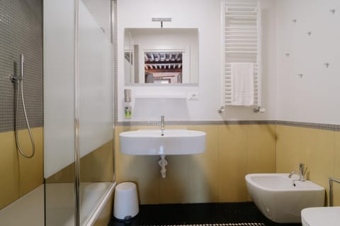 Shower, Bathroom, bidet