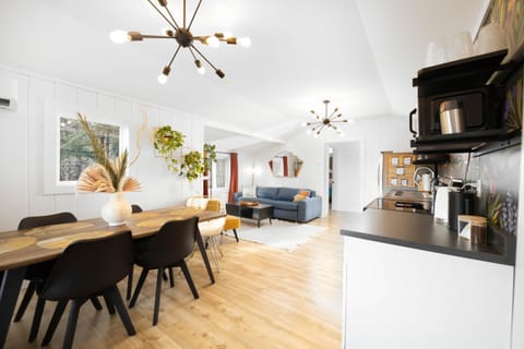 Kitchen or kitchenette, Living room, Dining area