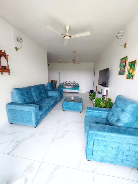 Communal lounge/ TV room, TV and multimedia, Living room, Seating area, Evening entertainment, fireplace