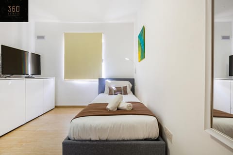 Photo of the whole room, Evening entertainment, Bedroom