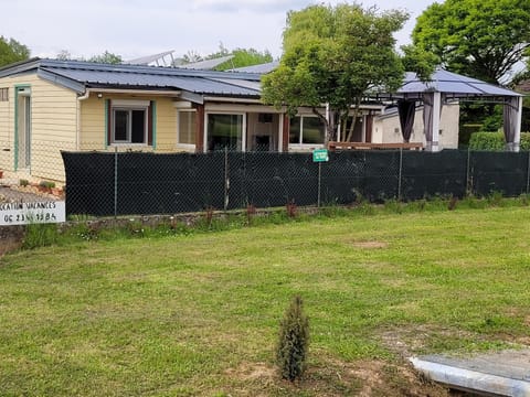 Property building, Natural landscape, Garden