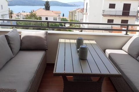 Villa Carmen Villa in Okrug Gornji