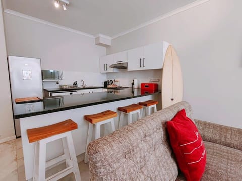 Kitchen or kitchenette, Seating area