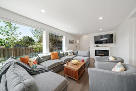 Sanctuary in the Shire-MCA#50080 House in Manzanita