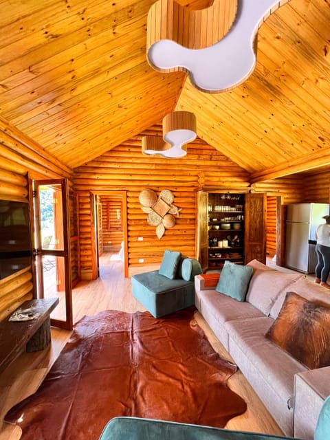 Communal lounge/ TV room, TV and multimedia, Living room, Seating area, Evening entertainment