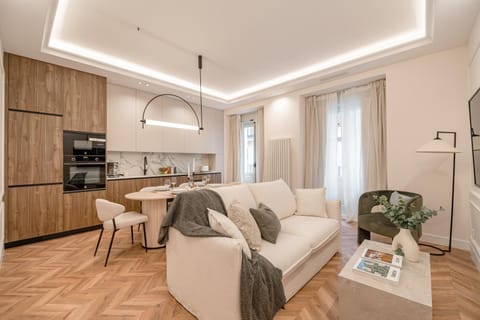 Kitchen or kitchenette, Living room, Seating area, Dining area, minibar, pet friendly, stove