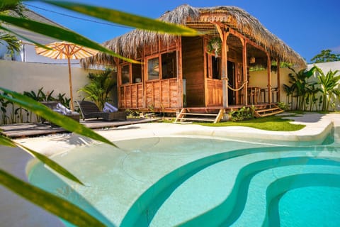 Property building, Day, Garden, Garden view, Pool view, Swimming pool, sunbed