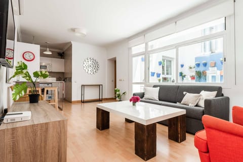 TV and multimedia, Kitchen or kitchenette, Living room, Seating area, Dining area, fireplace, minibar, pet friendly
