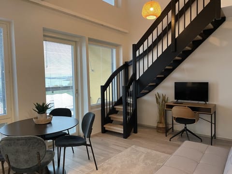 TV and multimedia, Photo of the whole room, Seating area