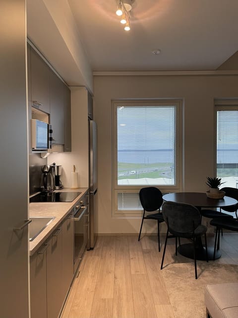 Dining area, Lake view, kitchen