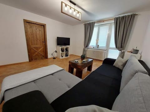 Communal lounge/ TV room, TV and multimedia, Living room, Seating area