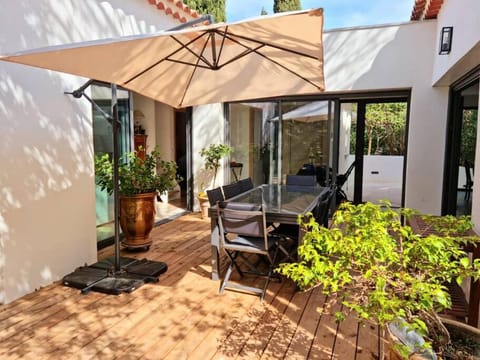 Patio, Garden, Dining area