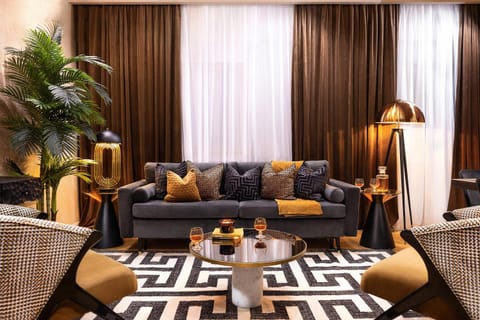Living room, Seating area