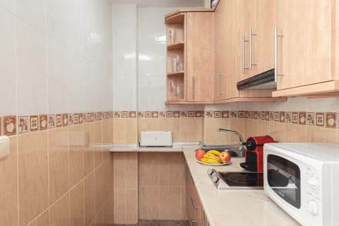 minibar, stove, toaster, kitchen