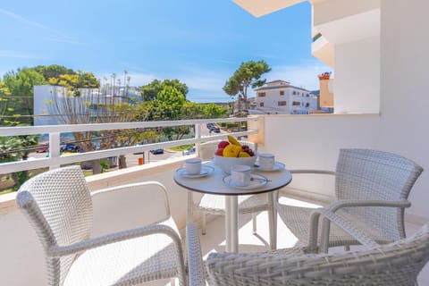 View (from property/room), Balcony/Terrace, Seating area