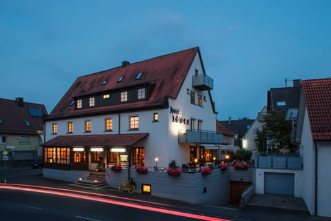 Facade/entrance, Photo of the whole room, Food, Area and facilities