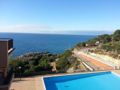 Pool view, Sea view