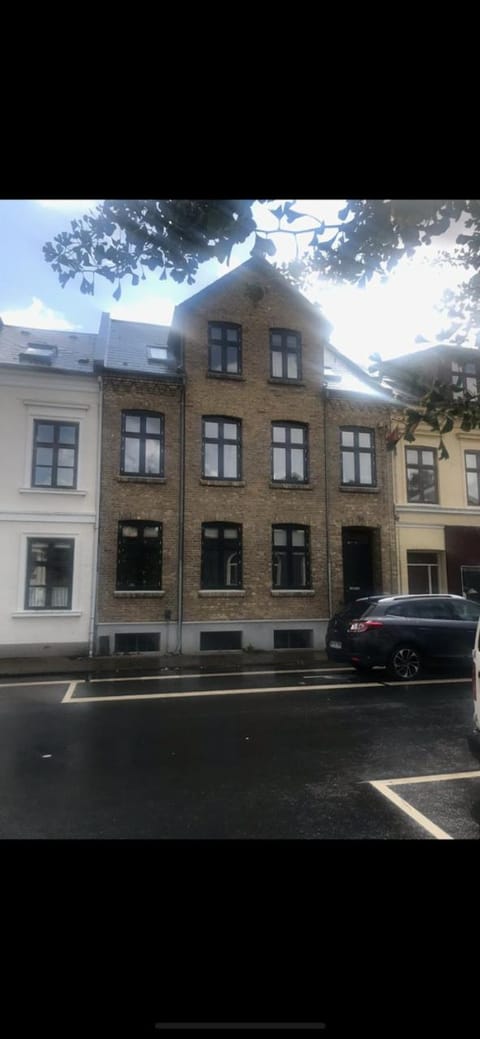 Stor lejlighed i smørhullet af Odense centrum House in Svendborg