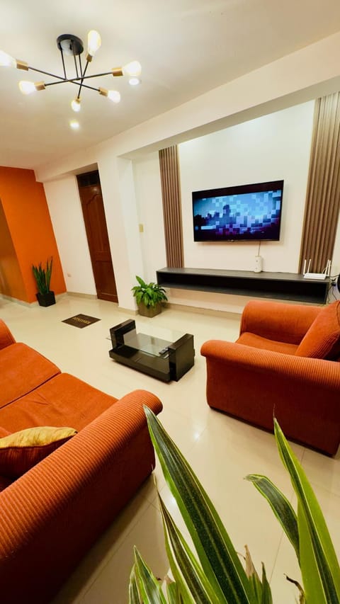 Communal lounge/ TV room, TV and multimedia, Living room, Seating area, Evening entertainment