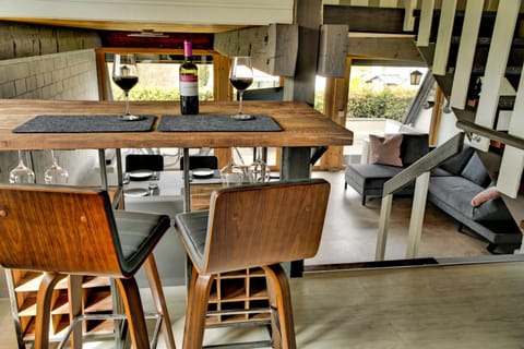 Lounge or bar, Breakfast